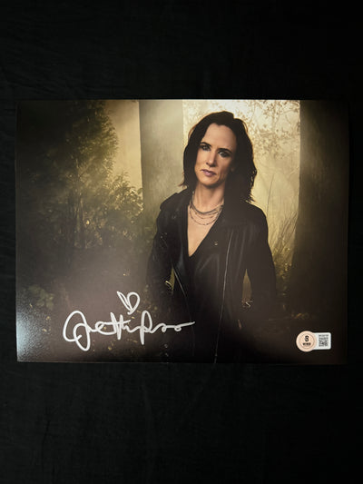 Juliette Lewis signed Yellowjackets 8x10 photo W/ Beckett COA